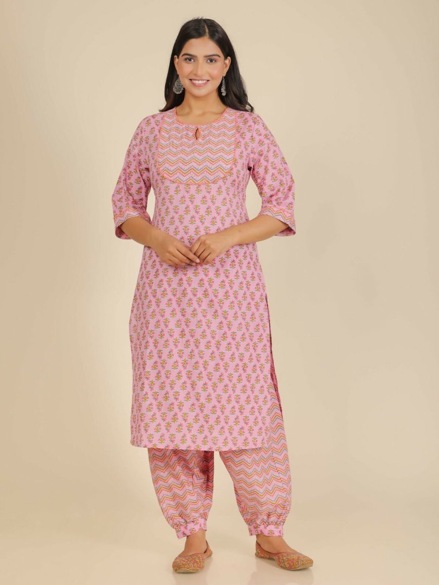 Aramya Pink Soft Cotton Floral Straight Kurta for Women