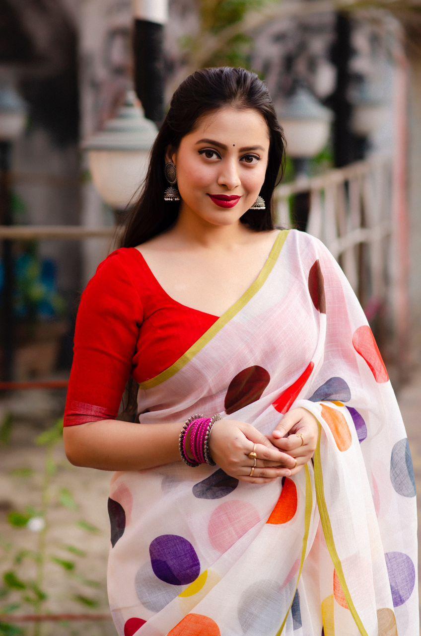 White Pure Linen Ethnic Motifs Saree with Unstitched Blouse - Hiral Fashion