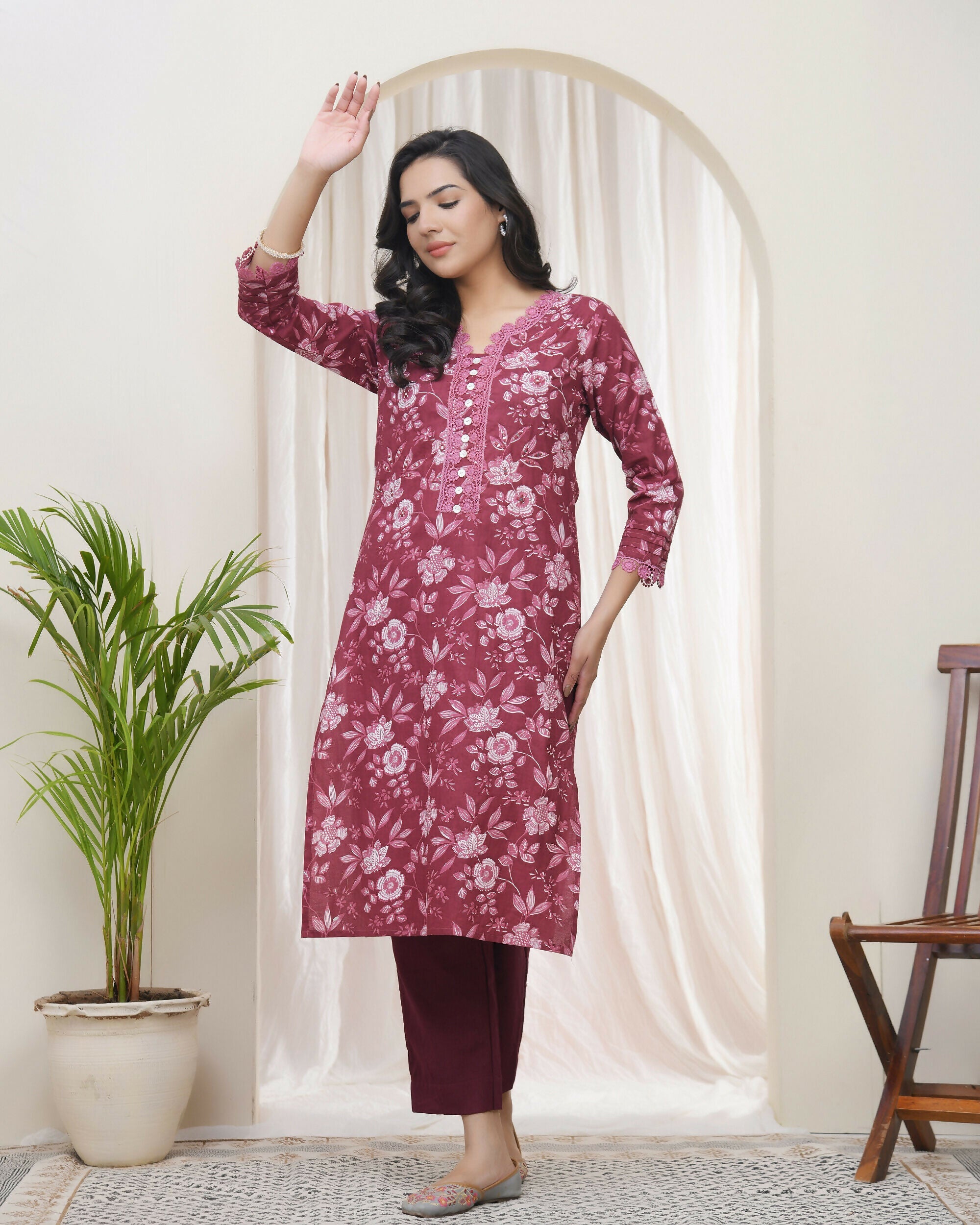 Vaasva Women Magenta Cotton Printed Straight Kurti With Pant