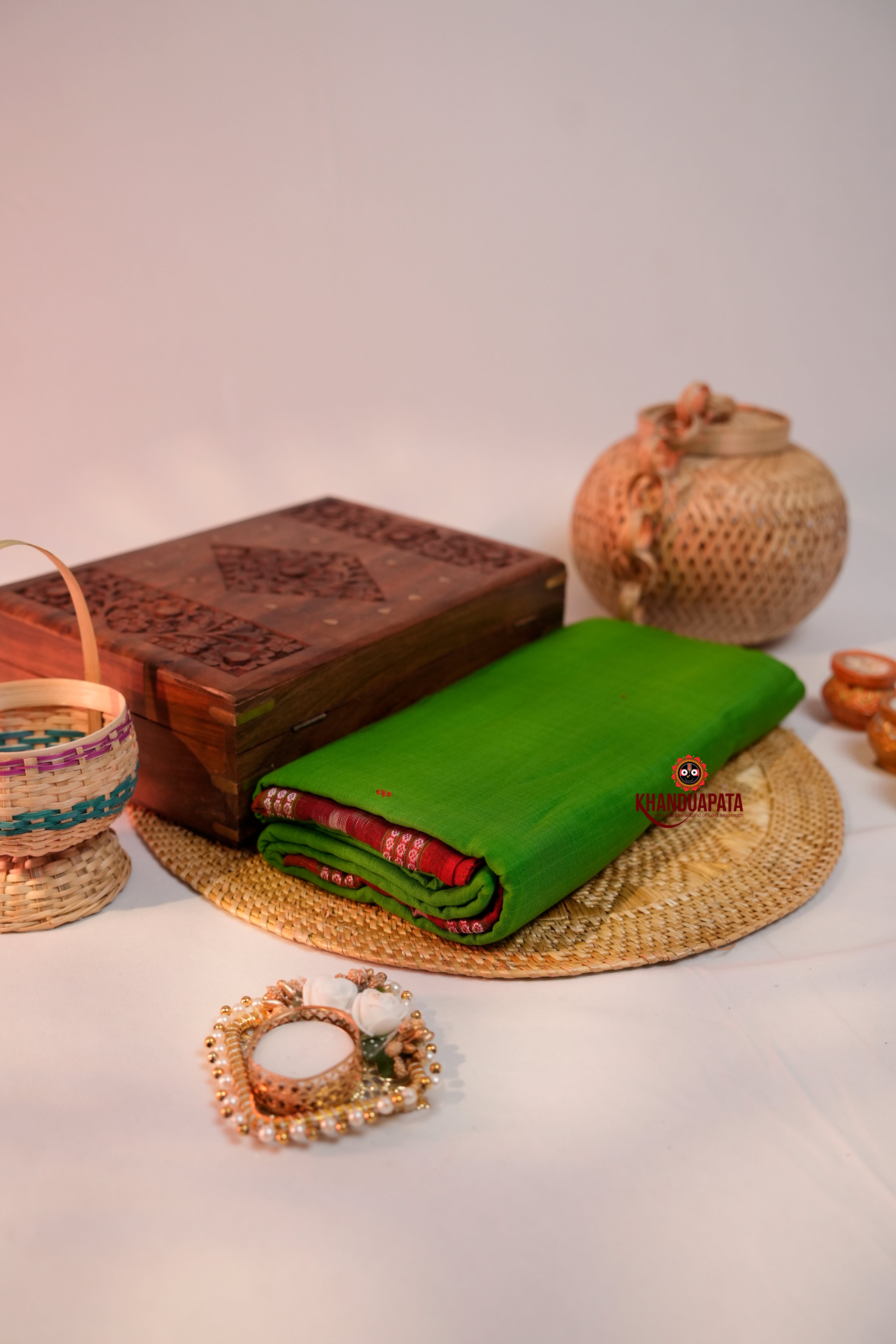 khanduapata Green & Maroon Colour Dot Design Cotton Saree For Women