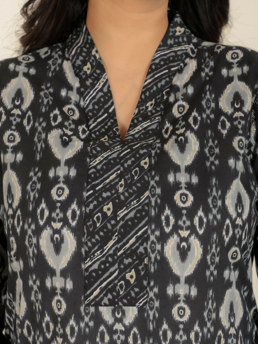 Aramya Black Soft Cotton Ikat Straight Kurta for Women