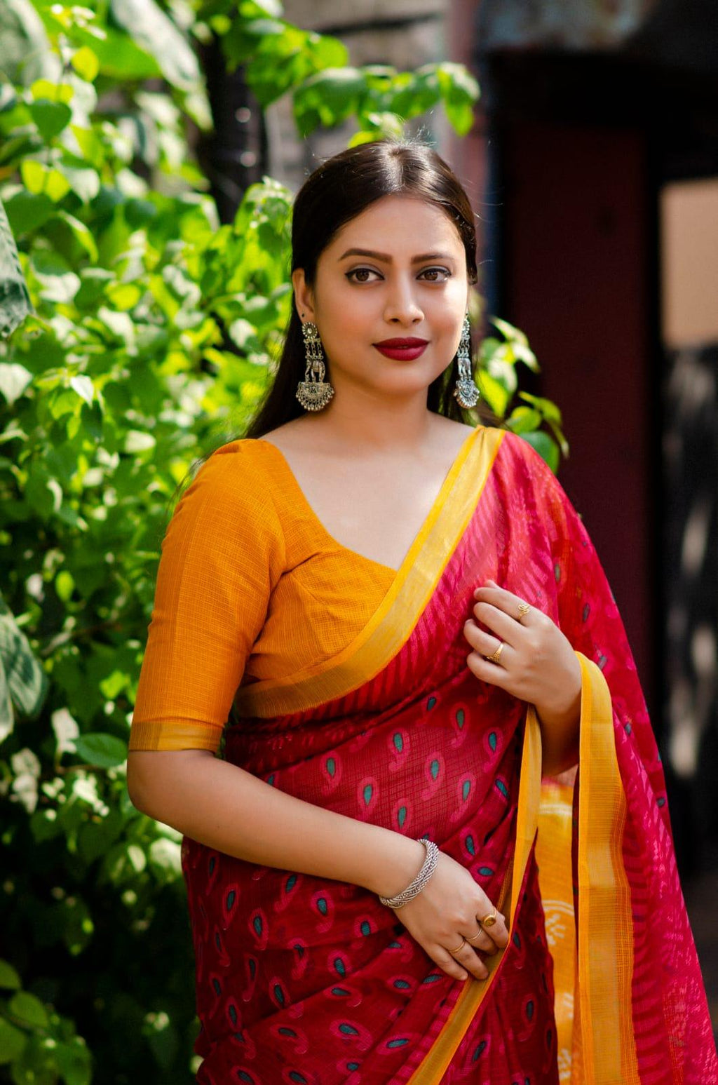 Light Red Polycotton Ethnic Motifs Saree with Unstitched Blouse - Hiral Fashion