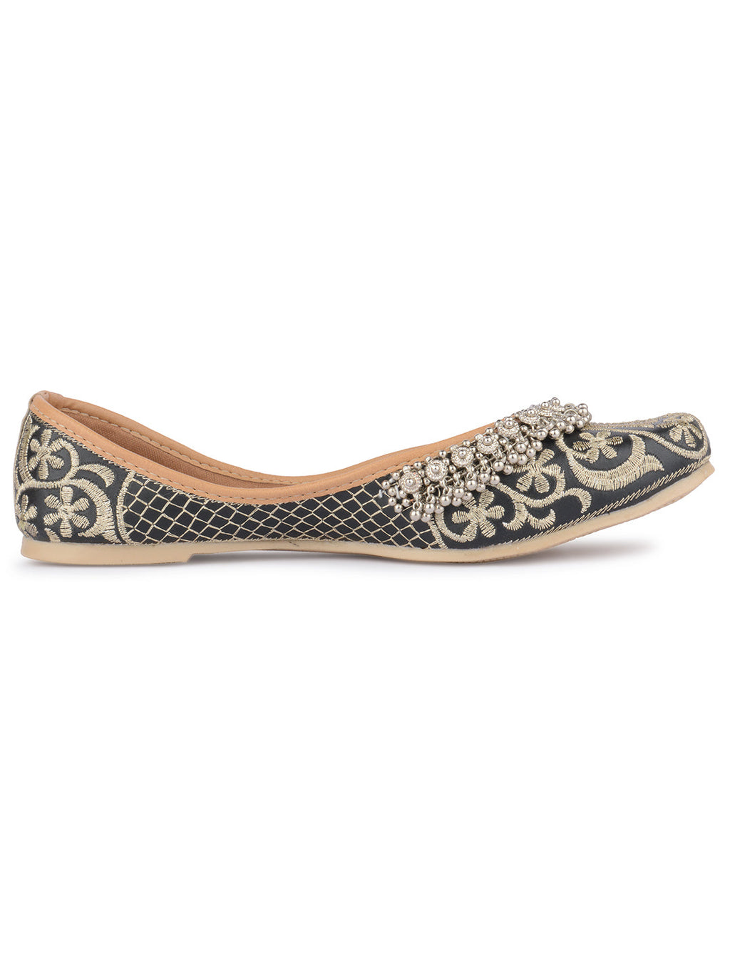 Desi Colour Women Indian Ethnic Footwear-Black Gungroo