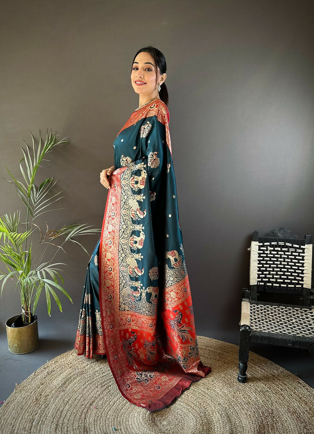 Joban Fashion Red Meenakari Picock Paithani Sarees