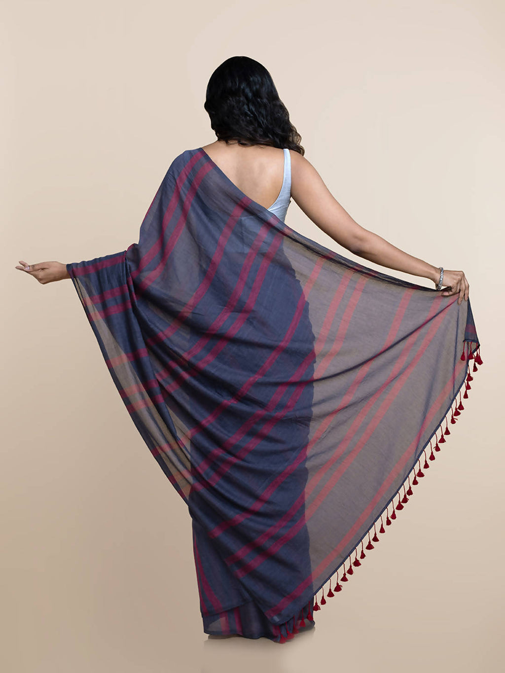 Suta Women Navy Blue Pure Cotton Handloom Saree