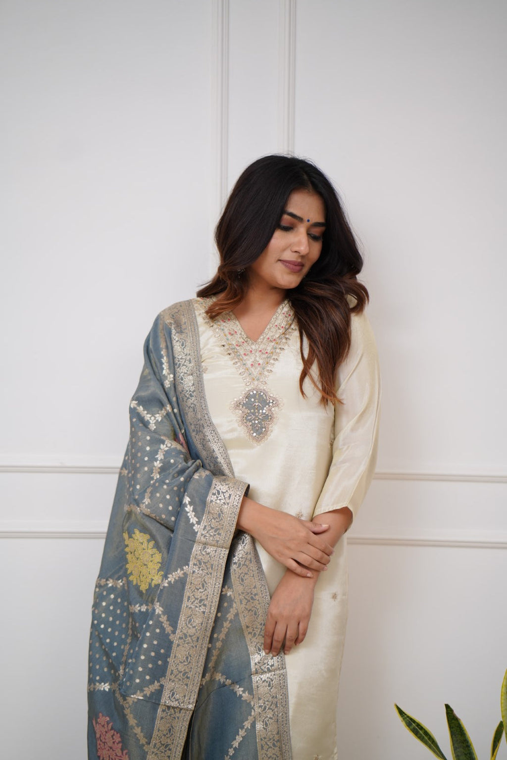 Lorenvalley Offwhite Viscose Chanderi Embroidered Multi Sequence work Kurta Set