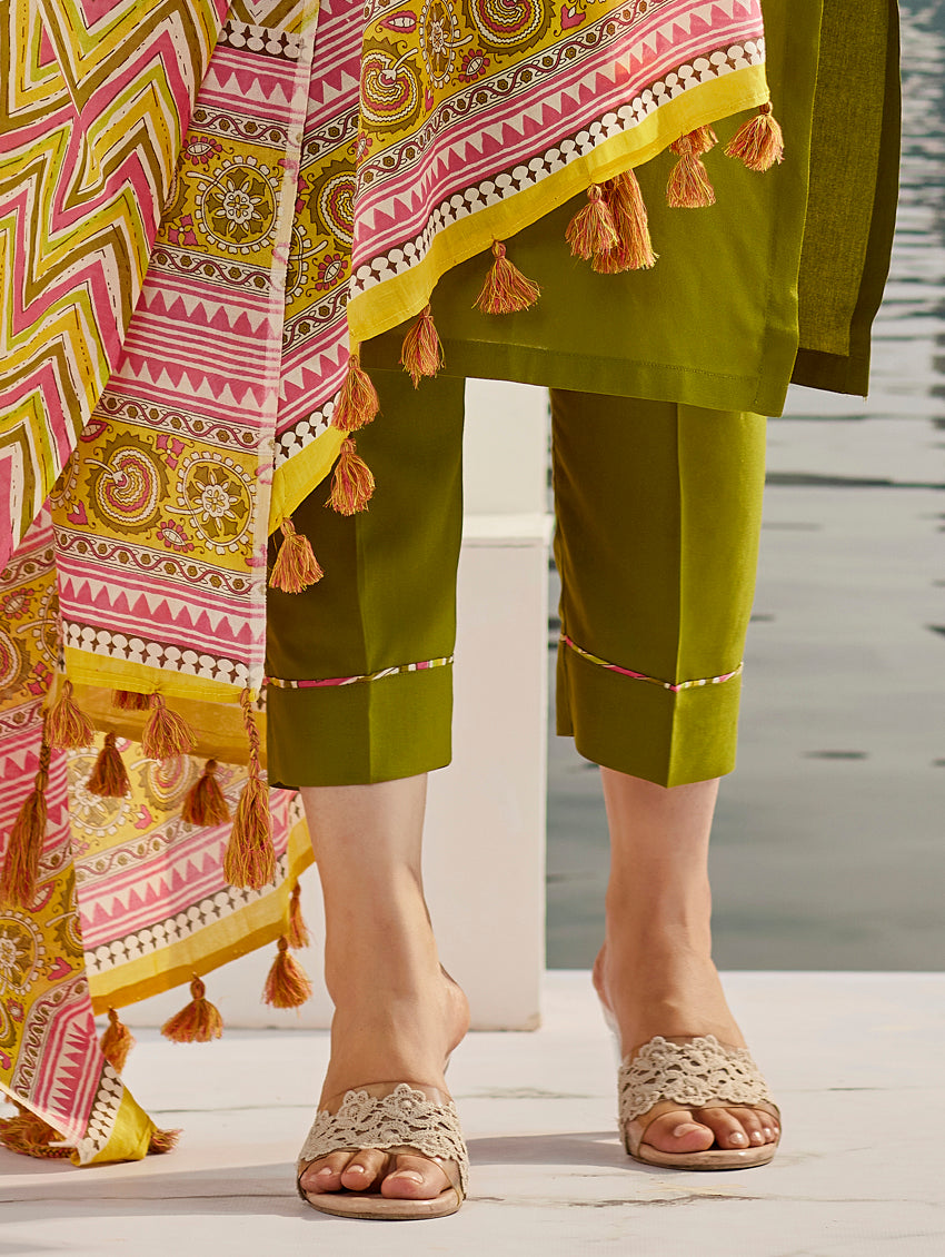 Lorenvalley Green Muslin Cotton Embroidered With Printed Border Kurta Set