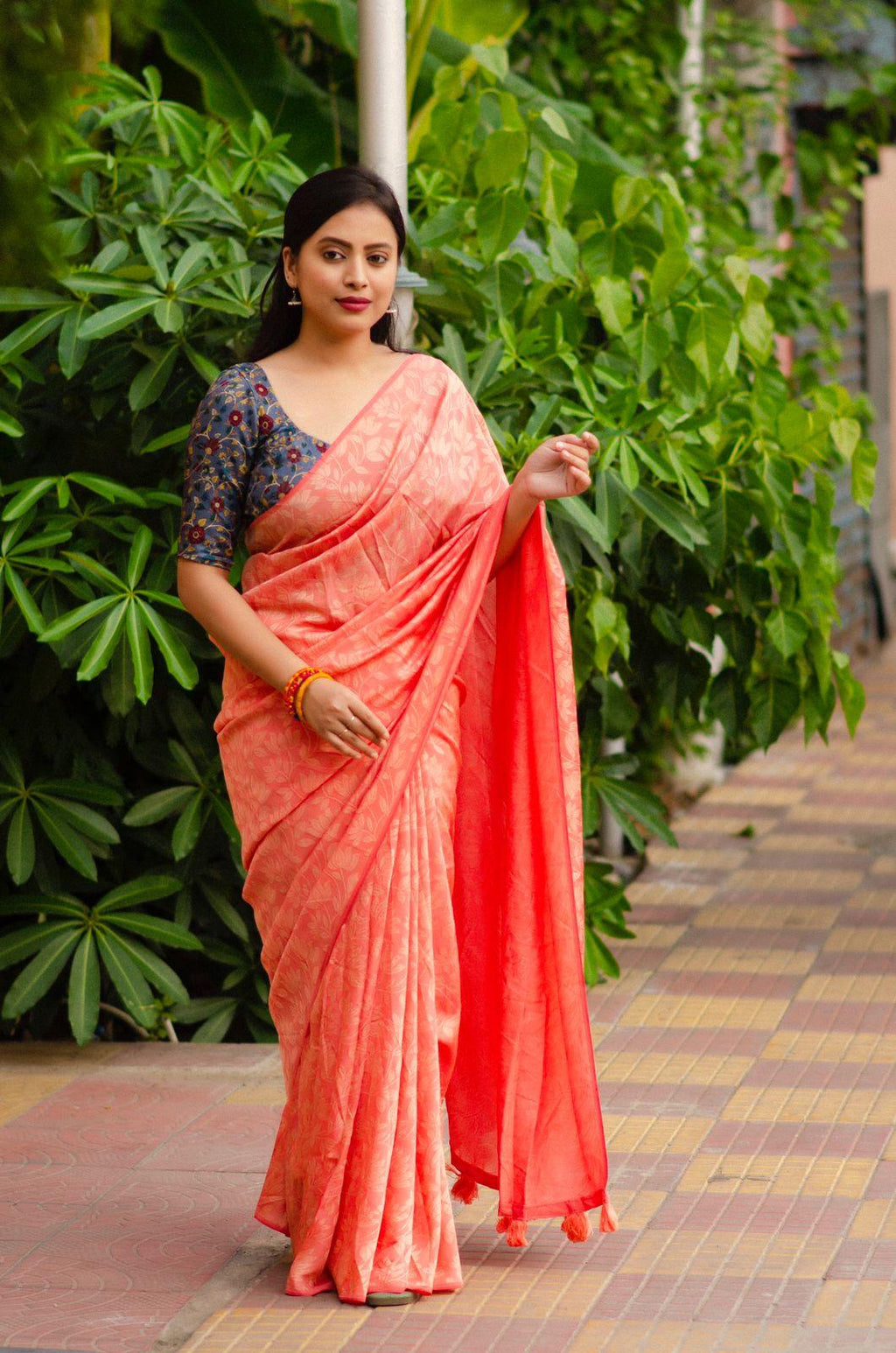 Pink Jute Silk Woven Design Saree with Unstitched Blouse - Hiral Fashion