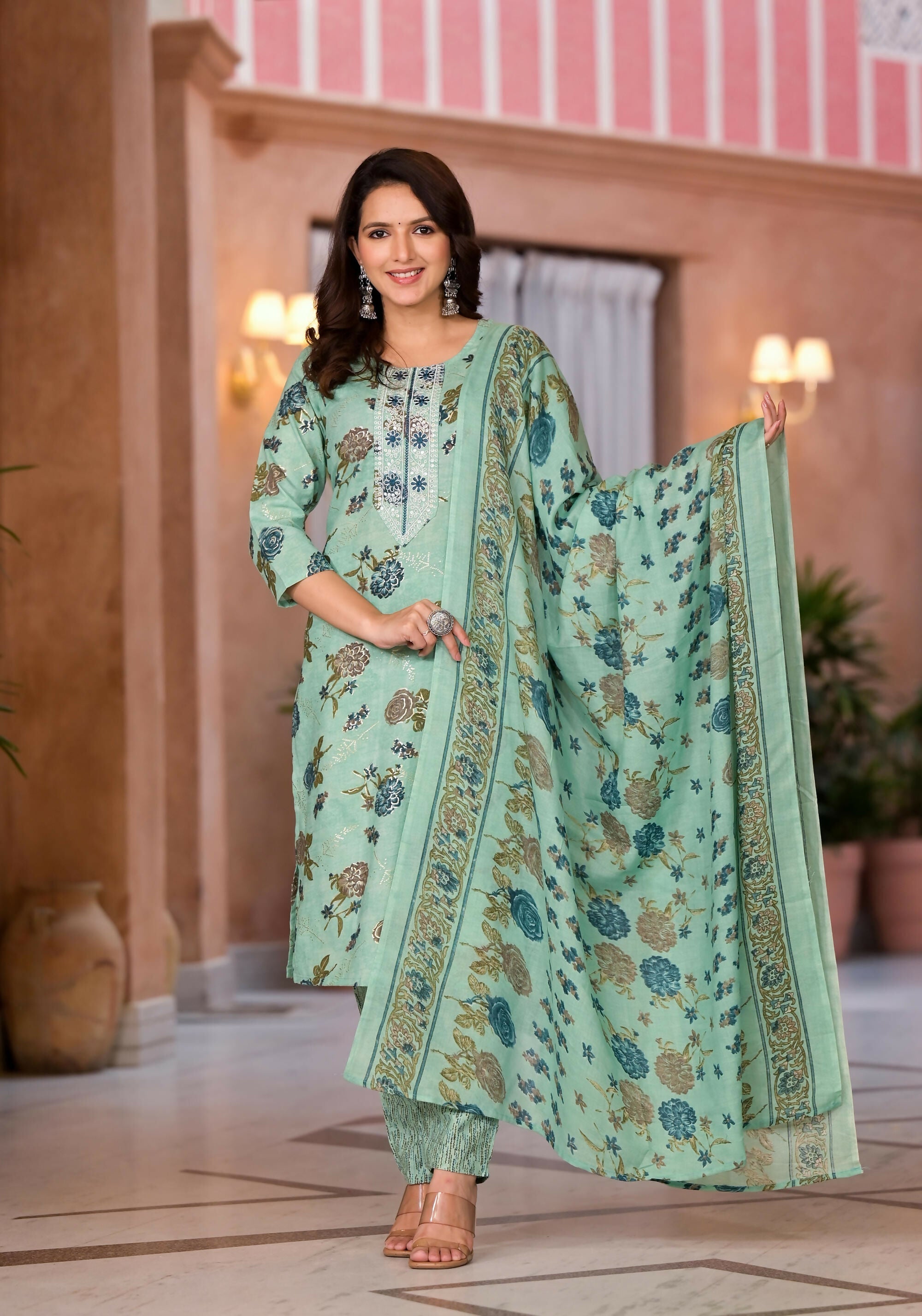 Juniper Women's Green Floral Printed Cotton Kurta Set With Thread Work