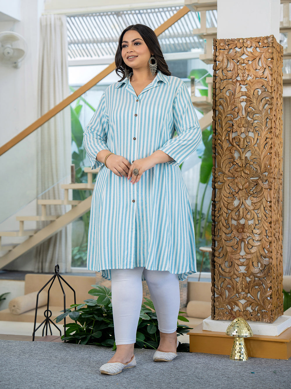 Kaajh Women's White Striped Viscose Rayon Plus Size Kurta