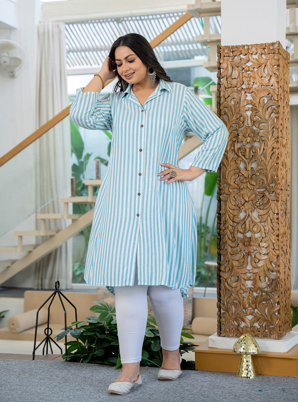 Kaajh Women's White Striped Viscose Rayon Plus Size Kurta