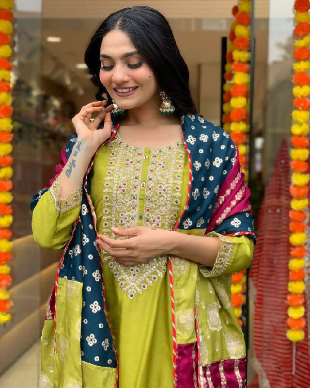 The52 Lemons Women's Gorgeous Embroidered Viscose Chanderi Fabric Straight Kurta Pant with Dupatta Set