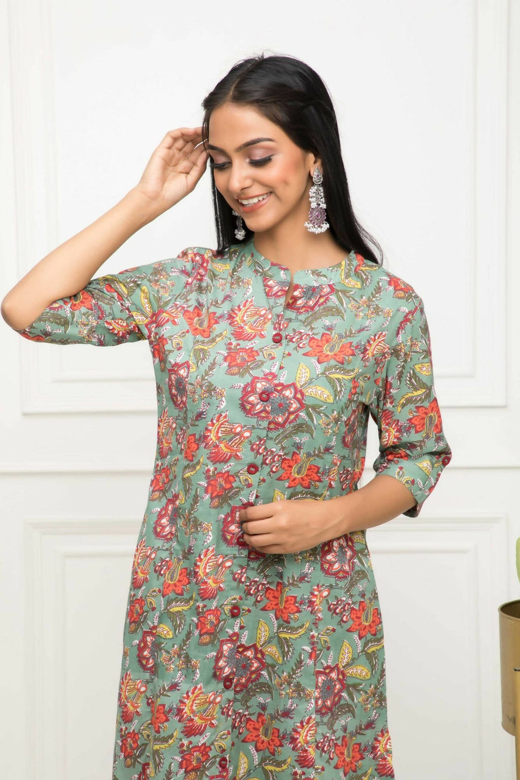 Myshka Women Multi Solid Cotton A-Line Round Neck Kurtas