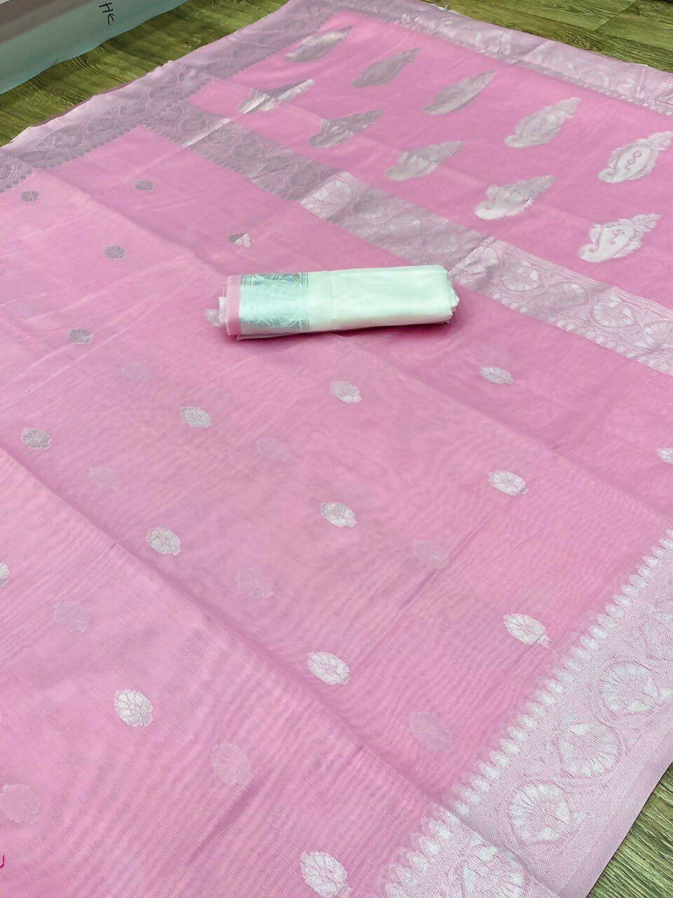 DEIANA'S Beautiful Designer Golden zari Soft Cotton Saree - Pink