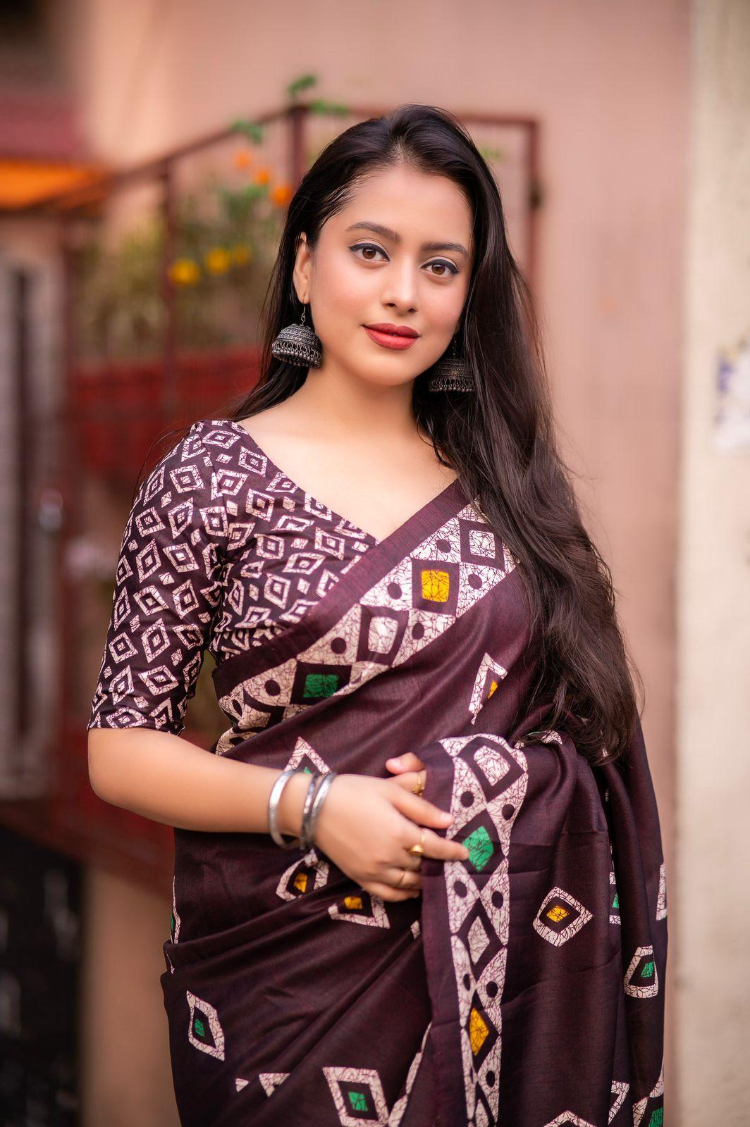 Maroon Silk Blend Ethnic Motifs Saree with Unstitched Blouse - Hiral Fashion