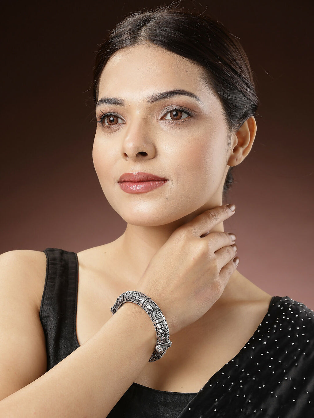 NVR Women's Silver-Toned German Silver Oxidised Kada Bangle