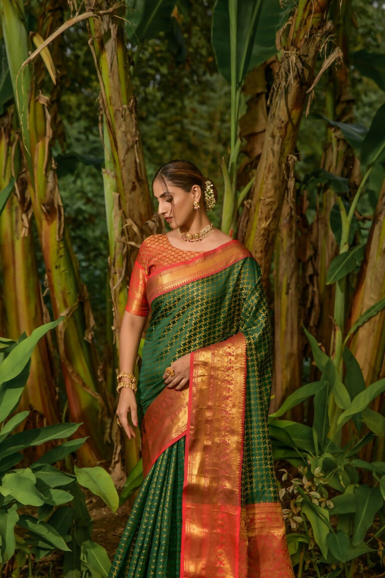 Jyoti Fashion Women's Bottle Green Kanjivaram Silk Zari Woven Saree with Blouse