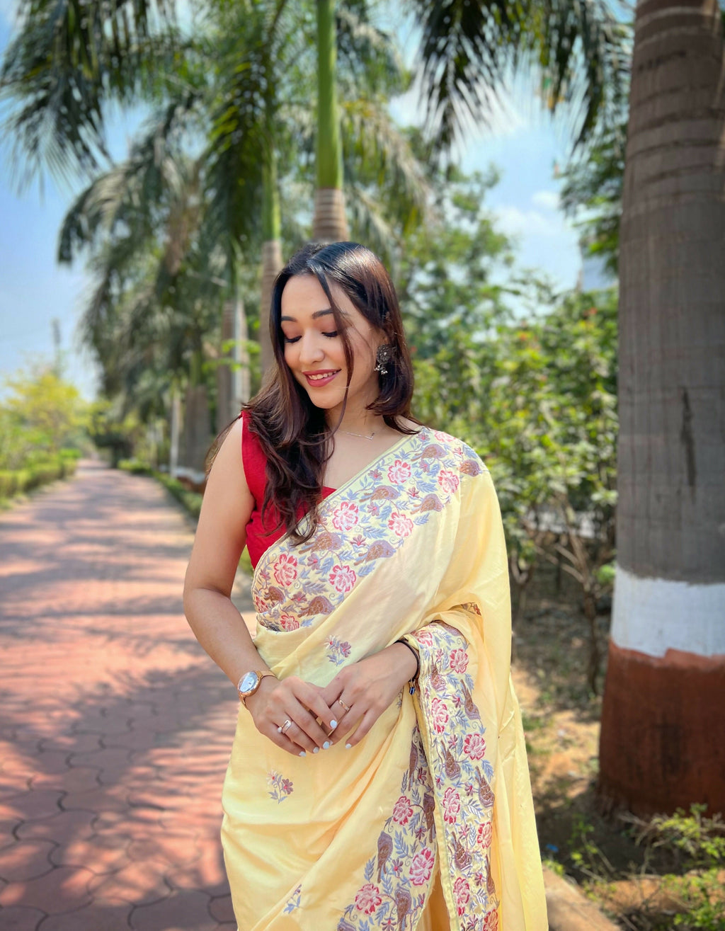 Vamsee Chinon Panchi Light Yellow Shimmer Saree