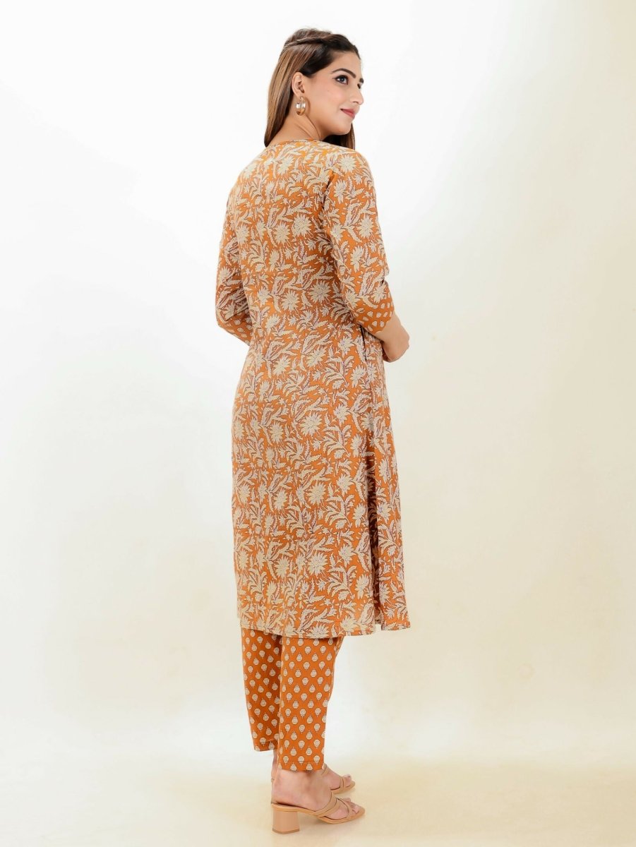 Aramya Orange Soft Cotton Floral Print Panelled Kurta Set for Women