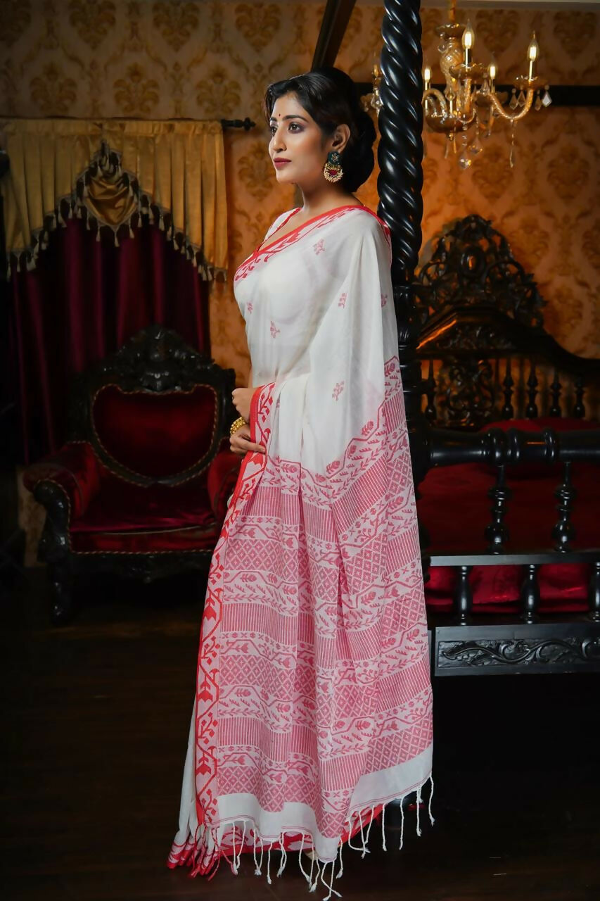 Exclusive Collection Beautiful Musrise White Pure Cotton Hand Weaving Handloom Saree With Running Blouse Piece