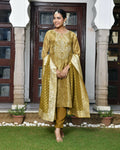 Vaasva Women's Digital Printed Tissue Suit Set With Solid Pant & Brocade Dupatta