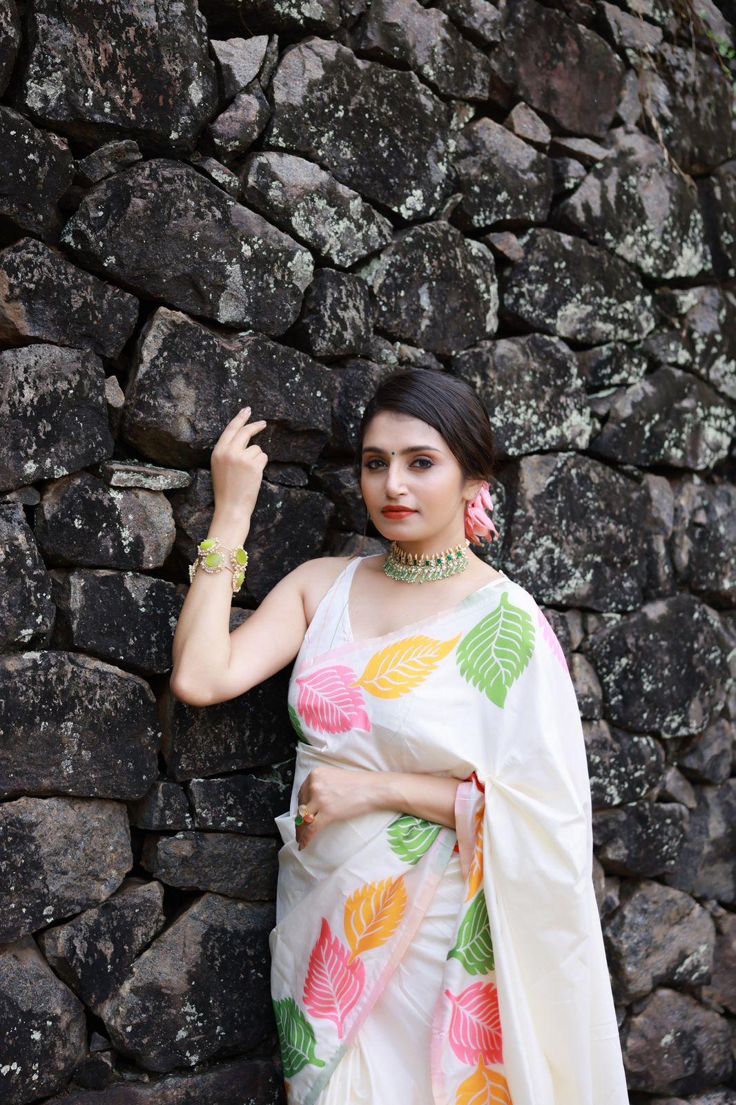 White Pure Silk Woven Design Saree with Unstitched Blouse - Hiral Fashion