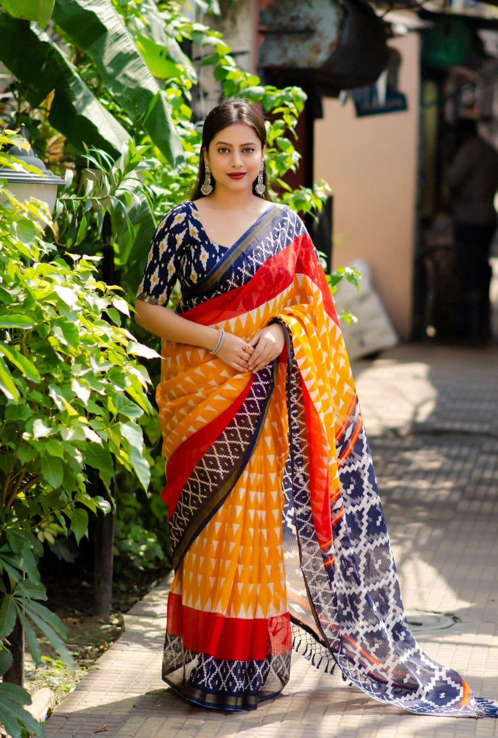 Yellow Polycotton Ethnic Motifs Saree with Unstitched Blouse - Hiral Fashion