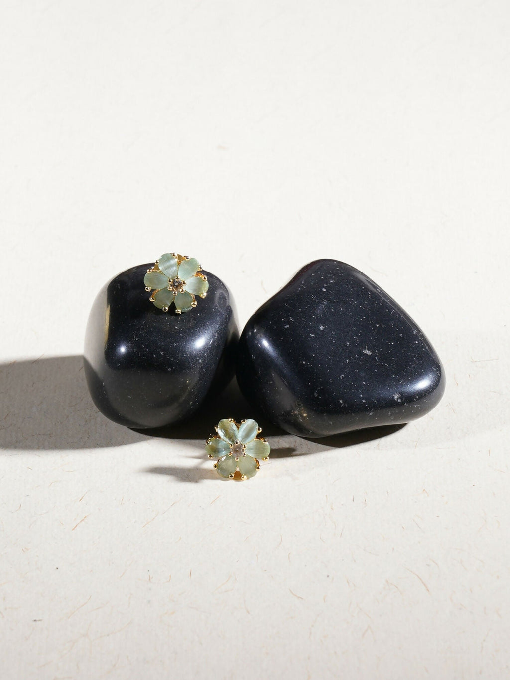 stone stud (Gold) - Ruby Raang