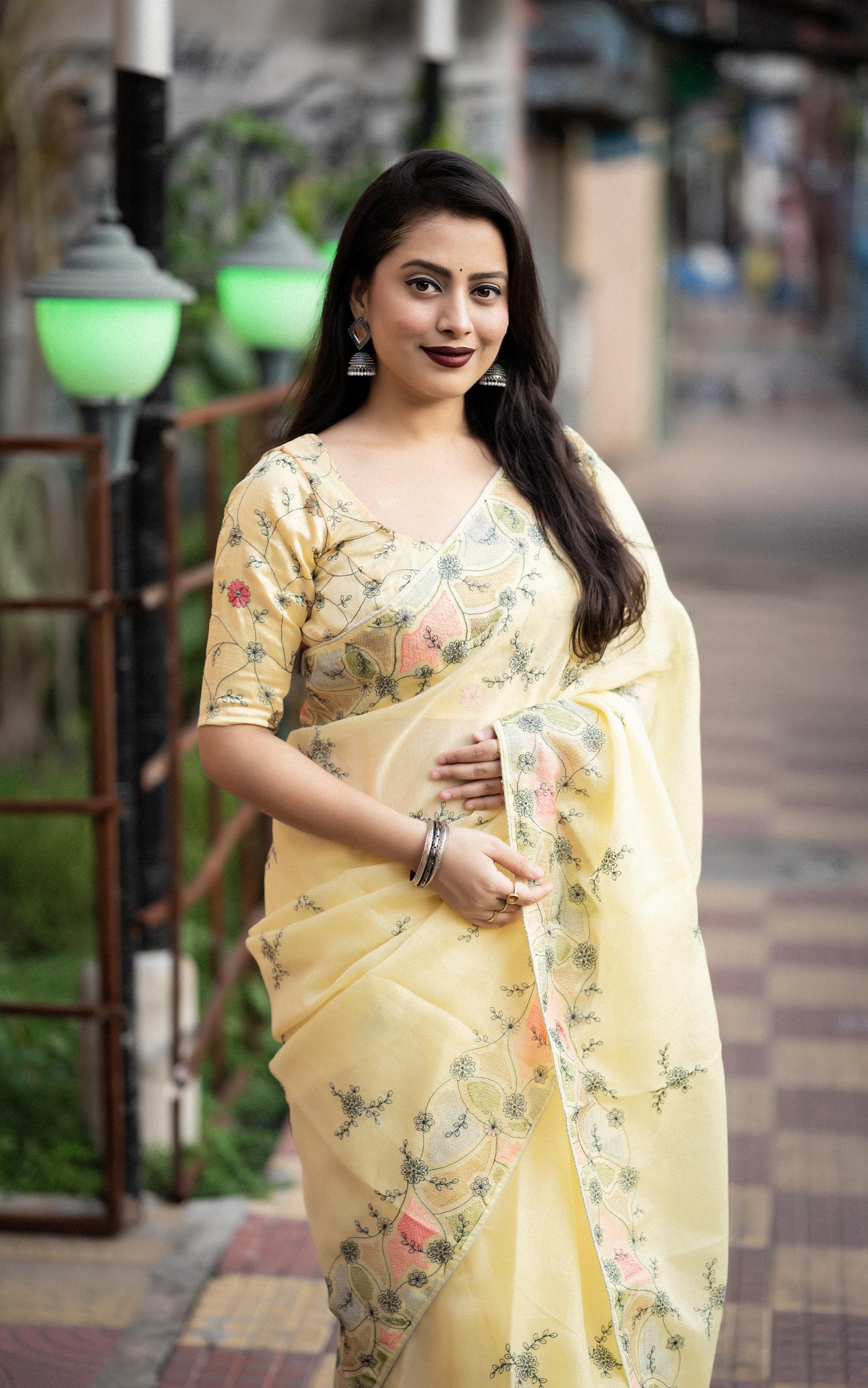 Yellow Pure Linen Ethnic Motifs Saree with Unstitched Blouse - Hiral Fashion