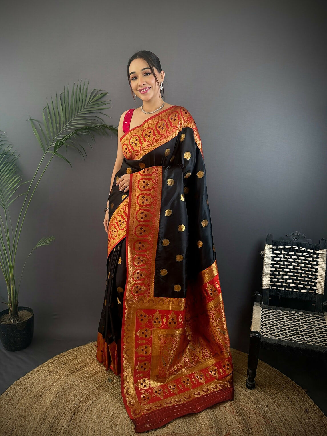 Joban Fashion Red Butti Banarasi Silk Sarees