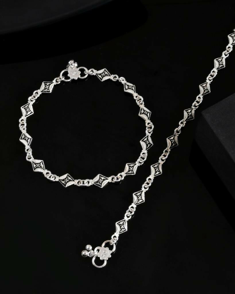 VOJ Set of 2 Silver Plated Designer Stainless Steel Anklet
