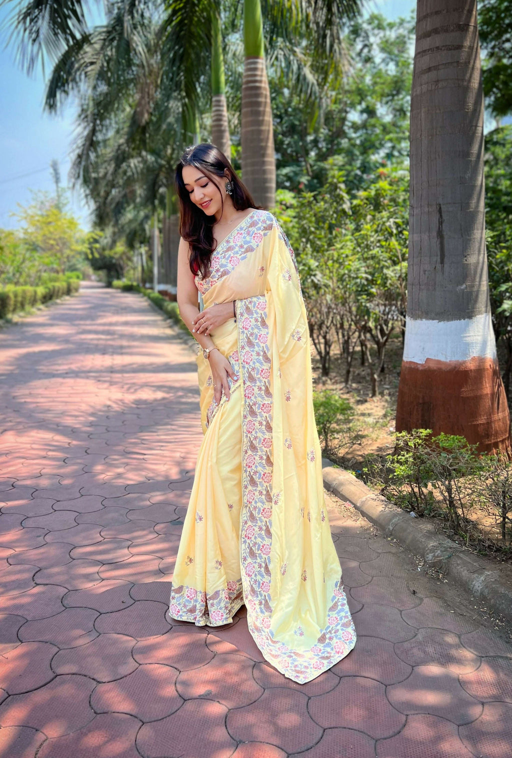 Vamsee Chinon Panchi Light Yellow Shimmer Saree