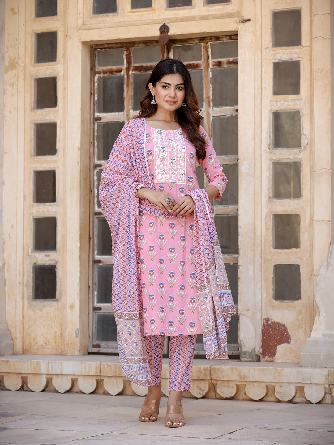 Yufta Floral Embroidered Regular Pure Cotton Kurta with Trousers & With Dupatta