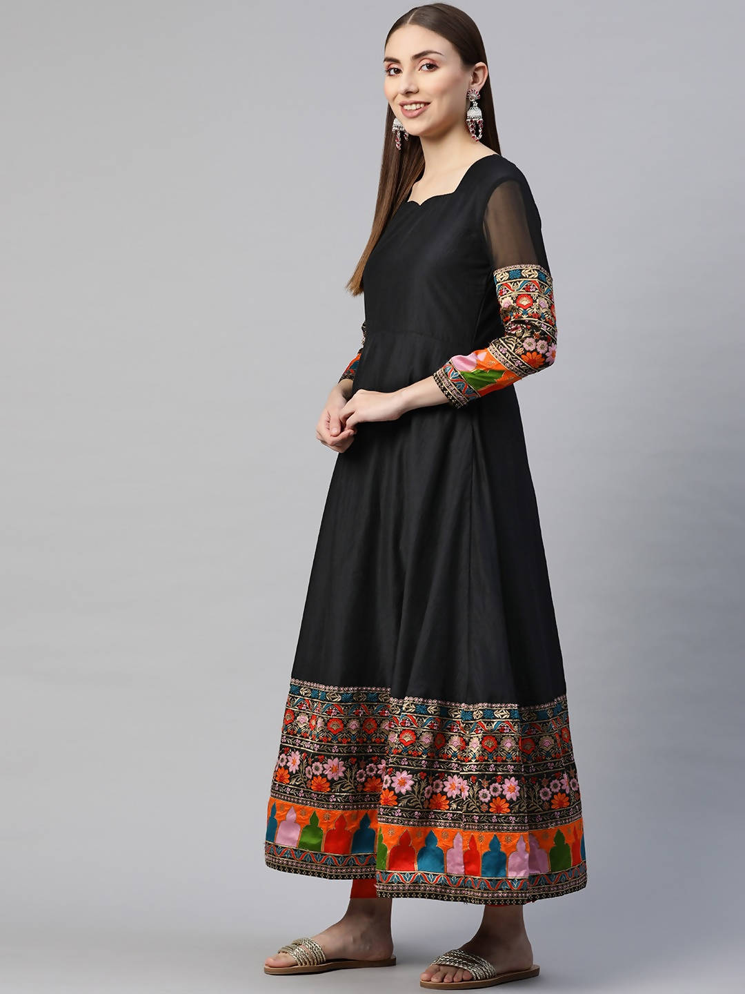 Myshka Multicolor Solid 3/4 Sleeve Sweetheart Neck Anarkali Gown With Dupatta