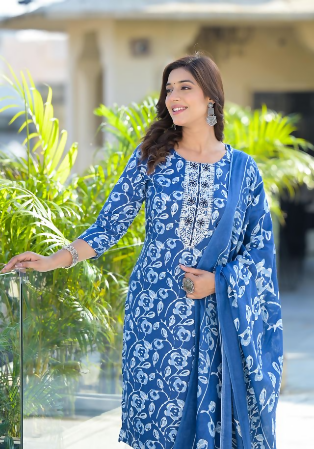 Juniper Women's Blue Floral Printed Cotton Kurta Set With Thread Work & Sequins