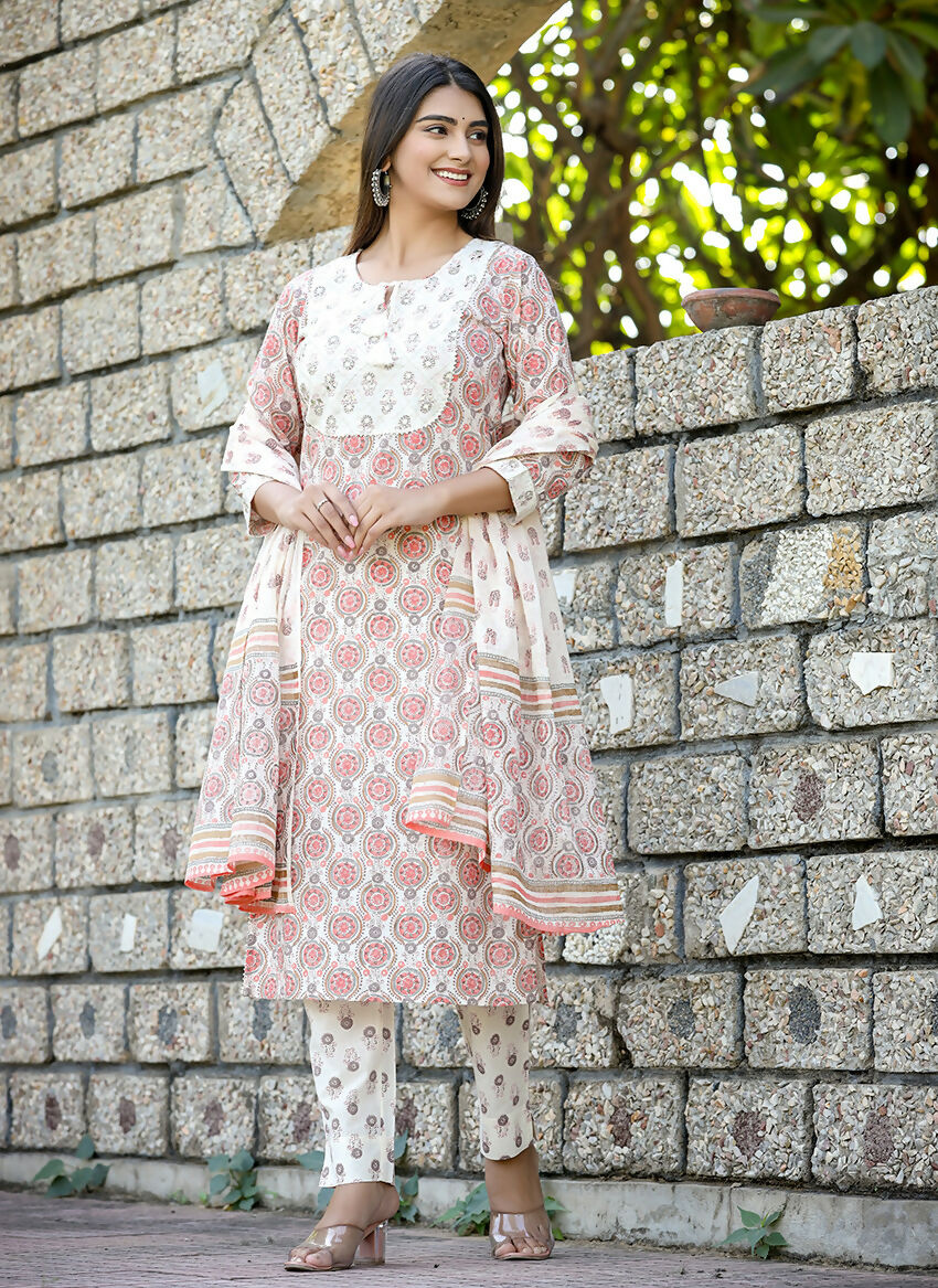 Kaajh Women's White Cotton Mirror Work Kurta Pant Set With Dupatta