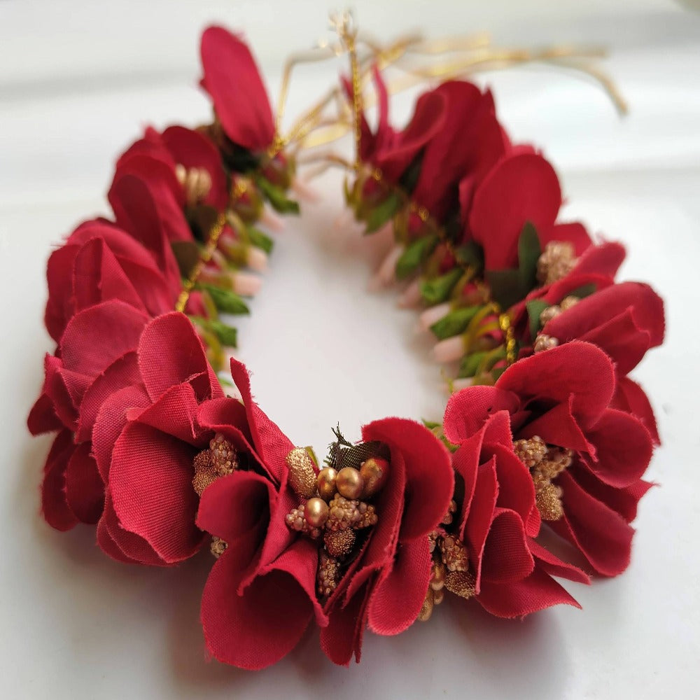 Red Orchids Gajra