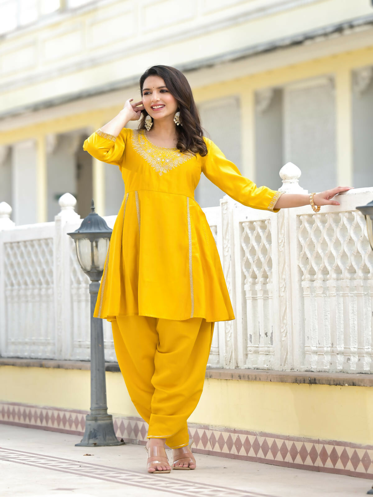 Juniper Women's Mustard Solid Viscose Kurta & Pant Set With Zari & Mirror Work