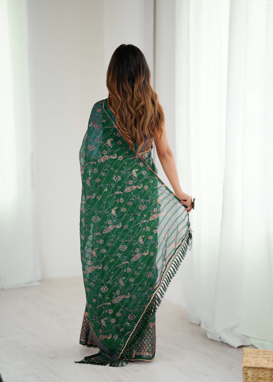Lorenvalley Fashion Green Solo Georgette Superb Finishing Foils Print & Fancy Zalar Lace in Border Saree with Blouse