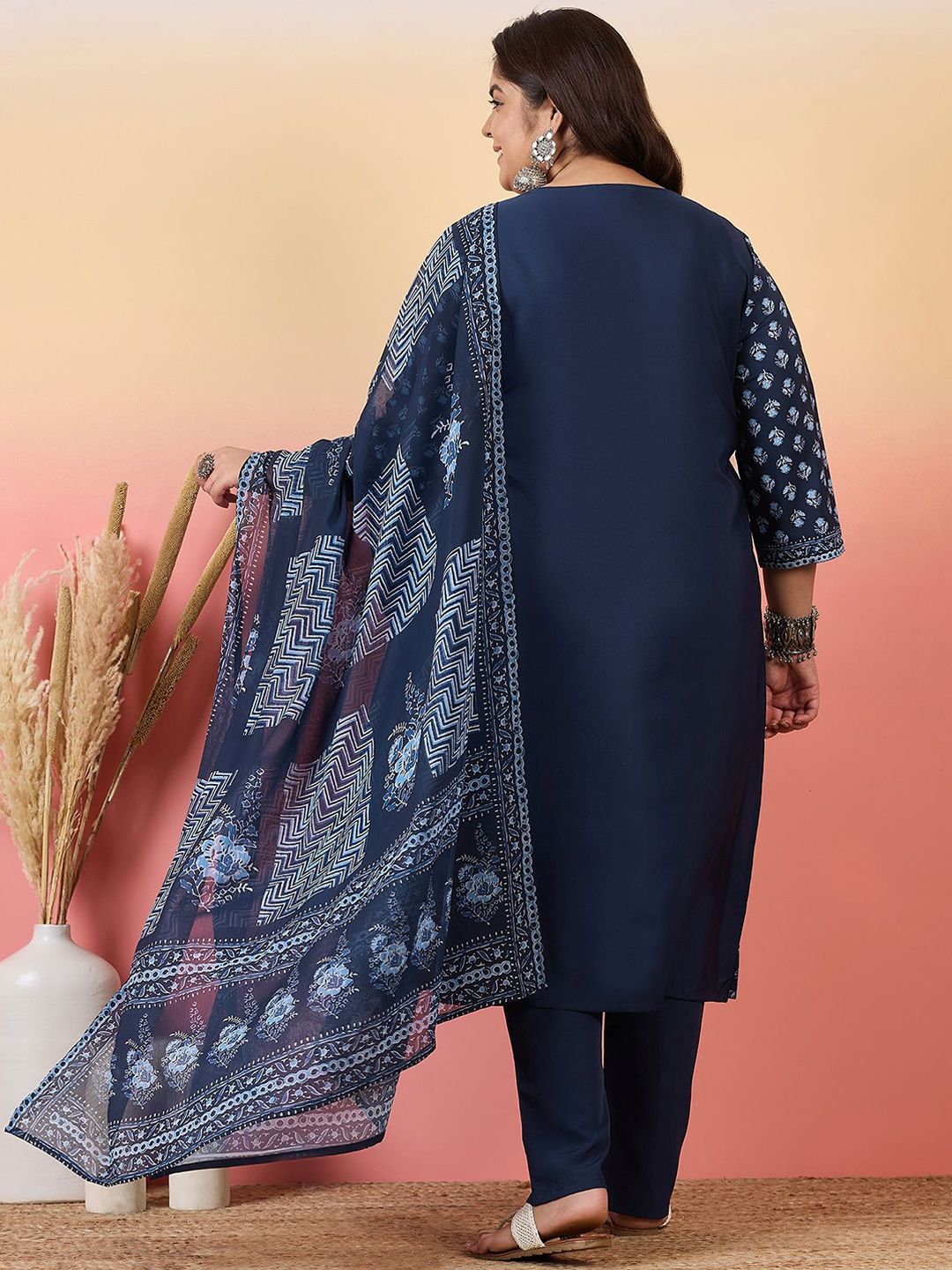 Sztori Women Floral Printed Regular Kurta with Trousers & With Dupatta