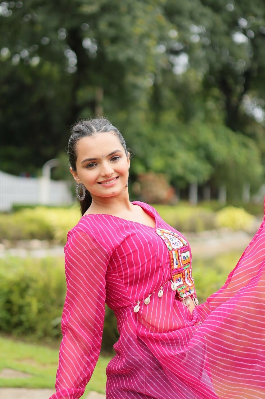 Vastranavya Pink Navratri Special Kutchi Patch Work with Leheriya Printed Kurti