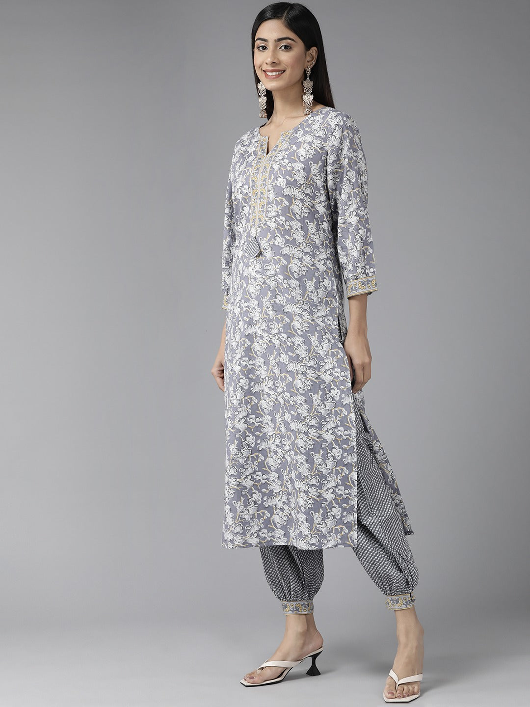 Yufta Grey Floral Printed Kurta Dupatta Set