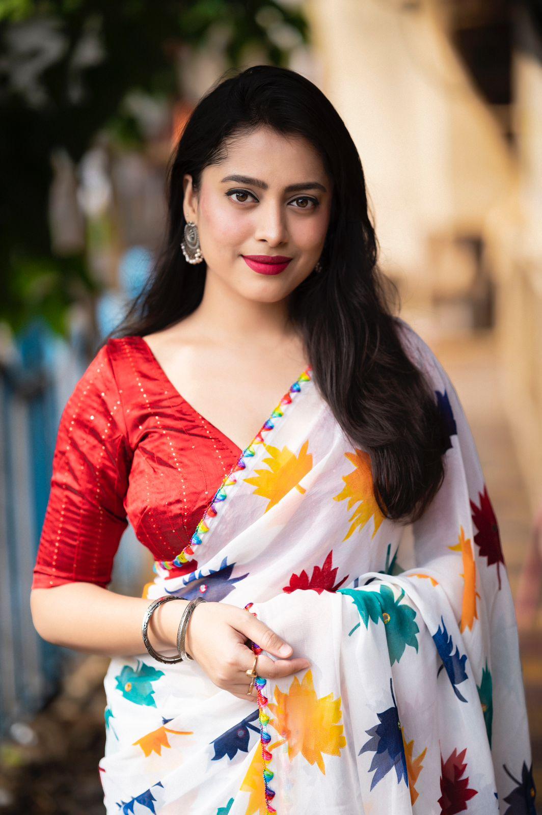 White Poly Georgette Ethnic Motifs Saree with Unstitched Blouse - Hiral Fashion