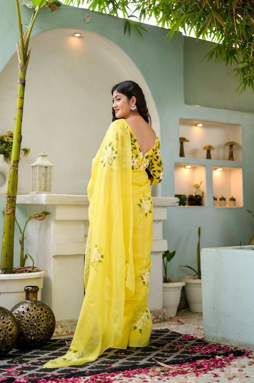 Exclusive Collection Beautiful Yellow Pure Cotton Hand Print Handloom Saree With Running Blouse Piece