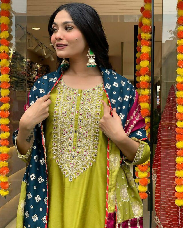 The52 Lemons Women's Gorgeous Embroidered Viscose Chanderi Fabric Straight Kurta Pant with Dupatta Set