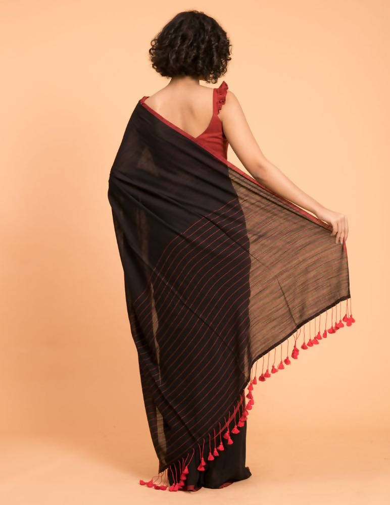 Suta Black Maroon Solid Cotton Saree
