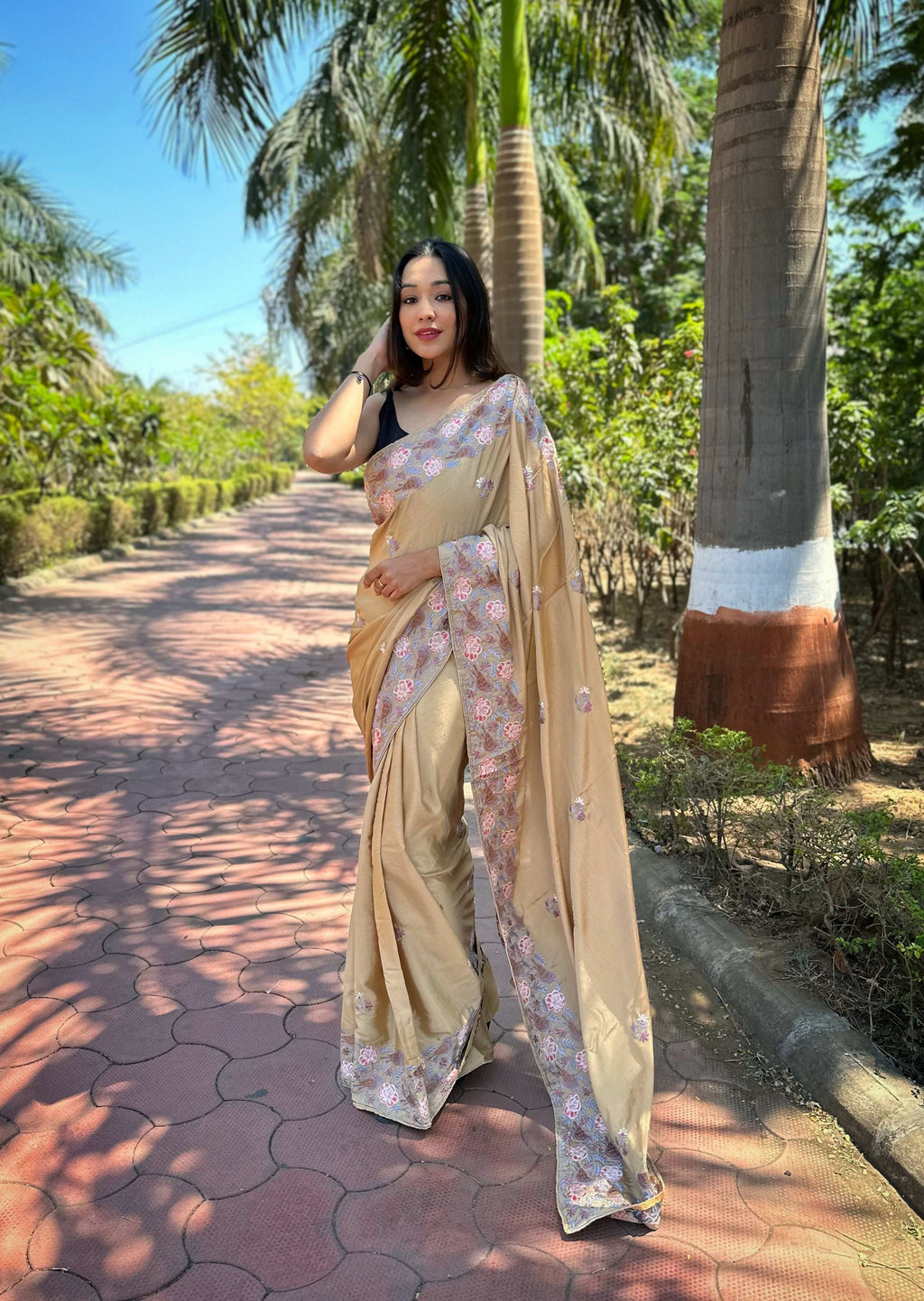 Vamsee Chinon Panchi Cream Shimmer Saree