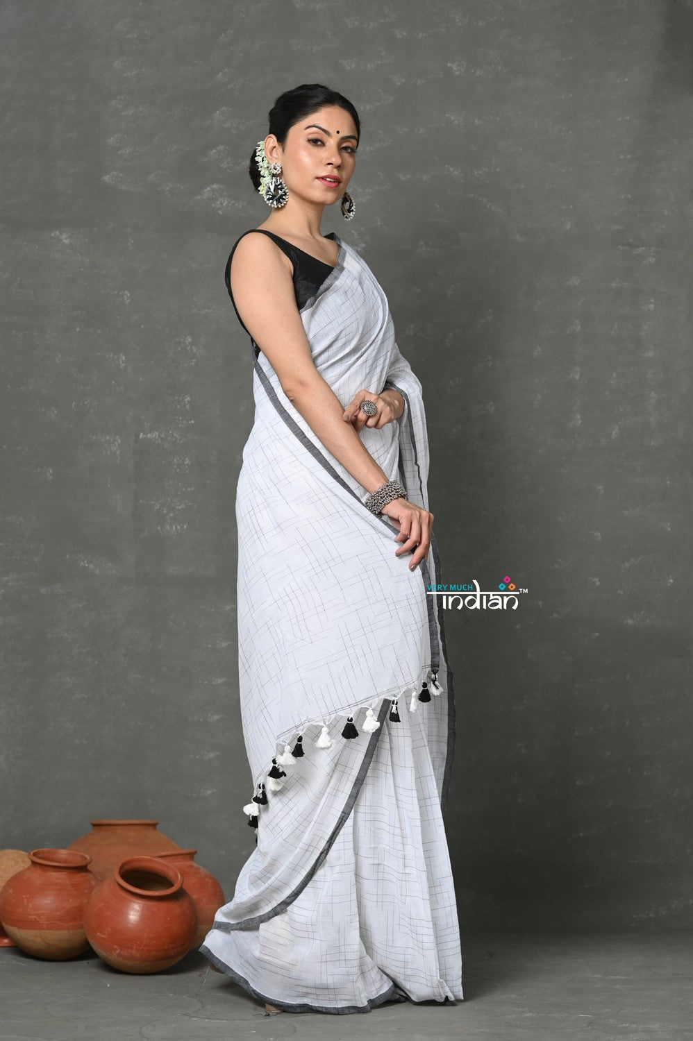 Very Much Indian Tyohaar - Mul Cotton Khadi Design Handloom Woven Saree - White