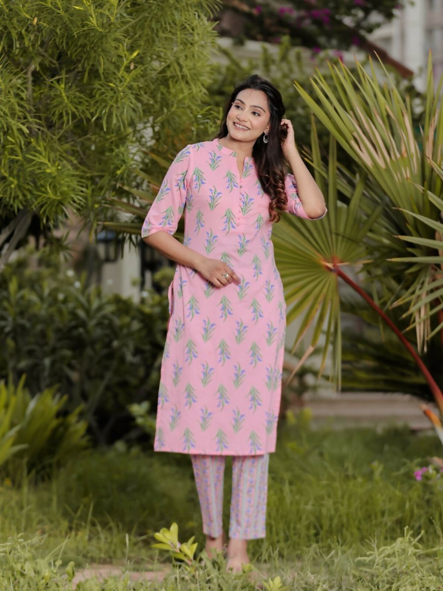 Aramya Straight Soft Cotton Floral Print Women's Kurta - Pink