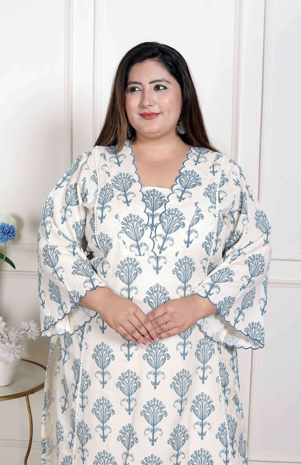 Miravan Women's Plus Size Off White Floral Printed Cotton Flex Kurta with Pant